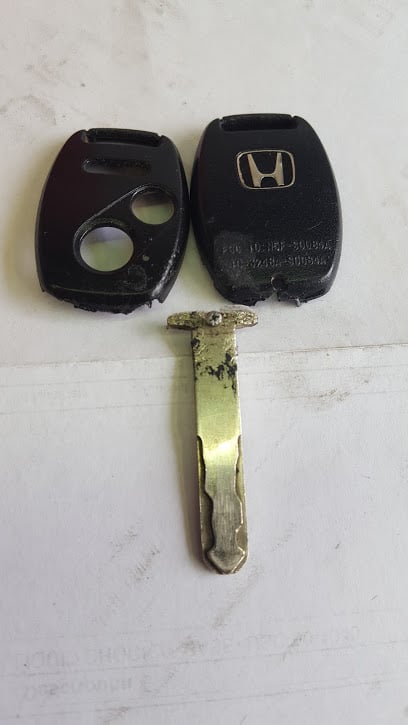 Vadai Lock and Key